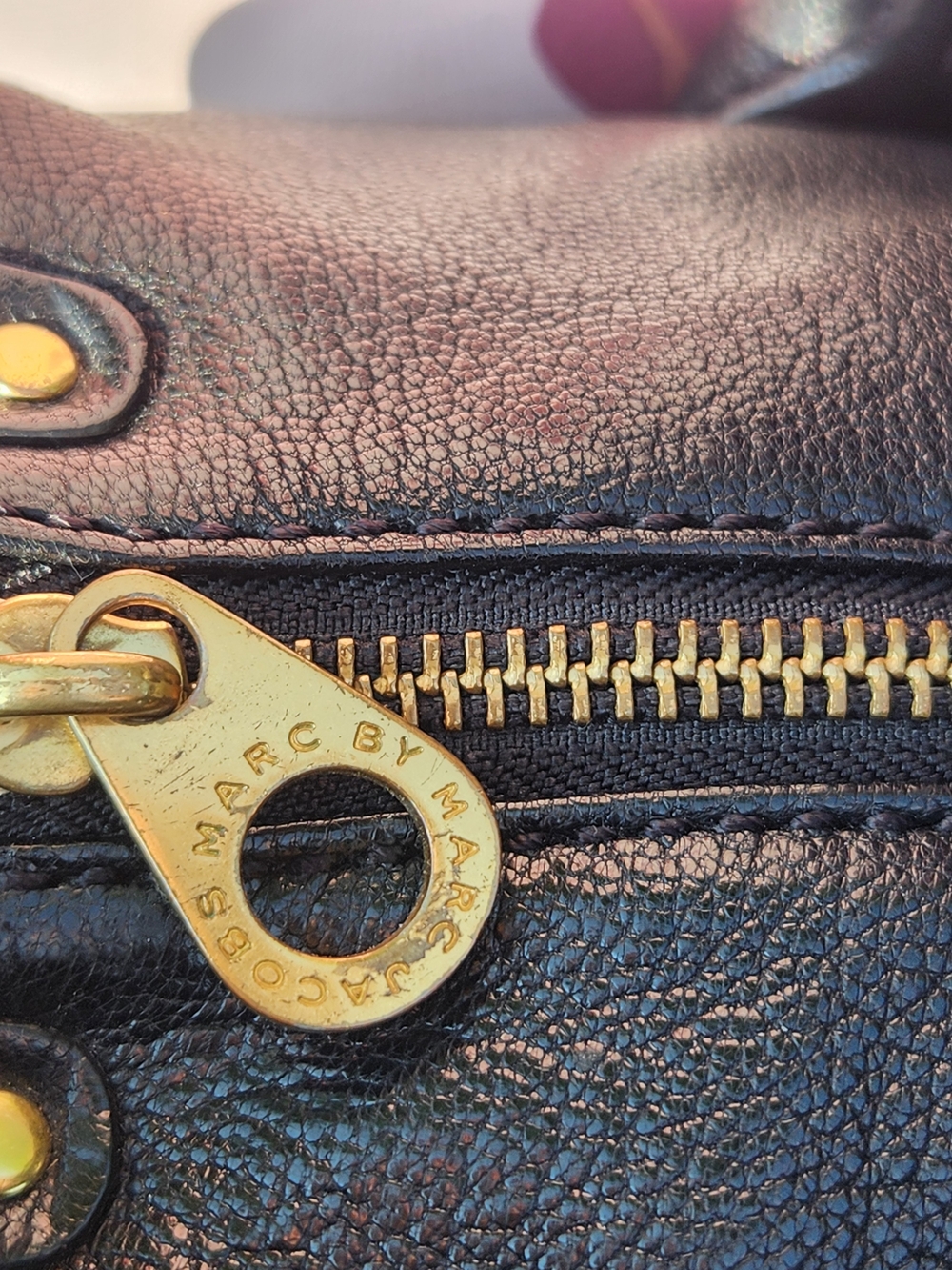 Marc Jacobs Black Leather Larger Satchel Bag with Gold Hardware EUC - Picture 4 of 16